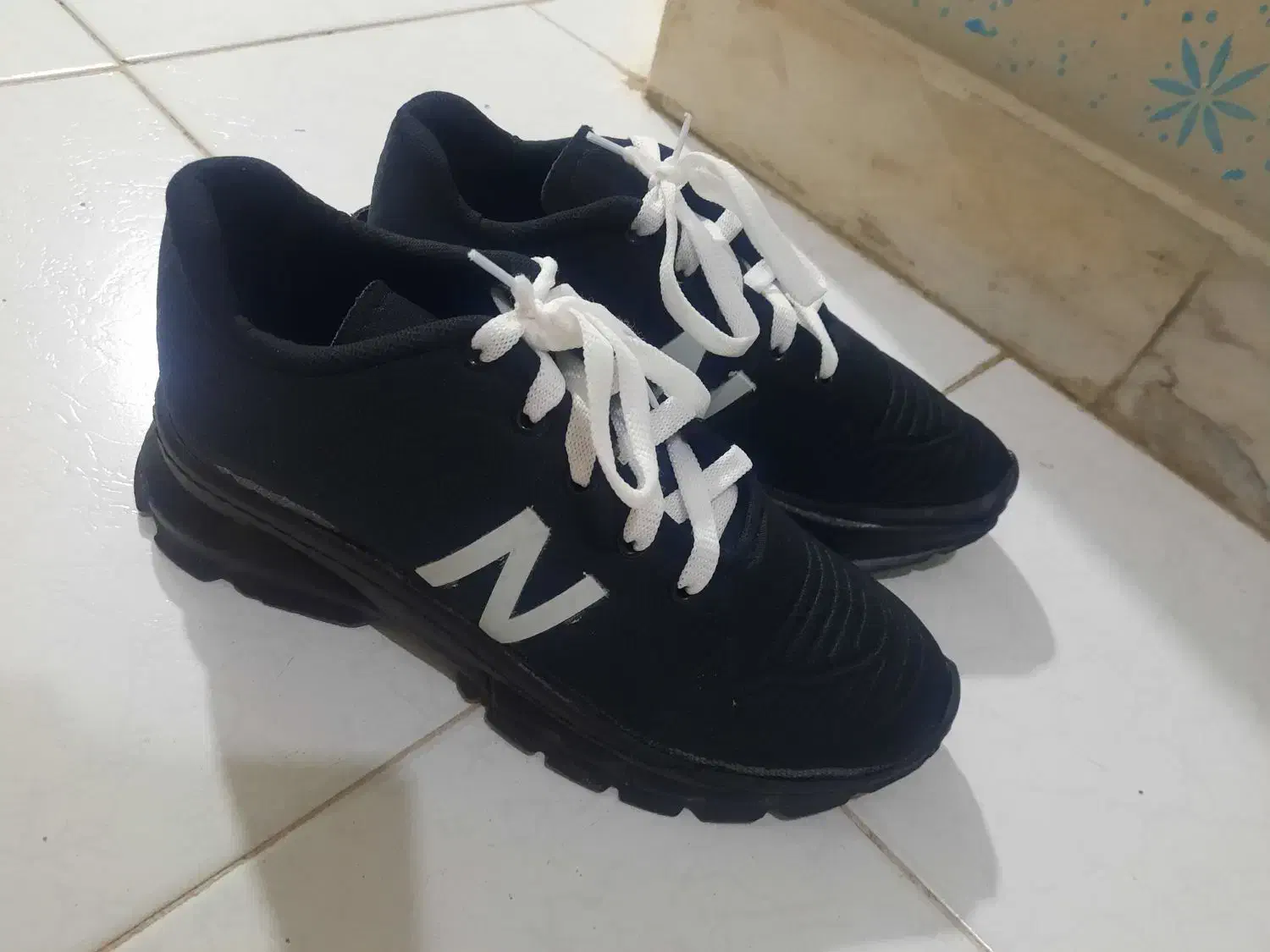 کتونی|کیف، کفش، کمربند|اراک, |دیوار