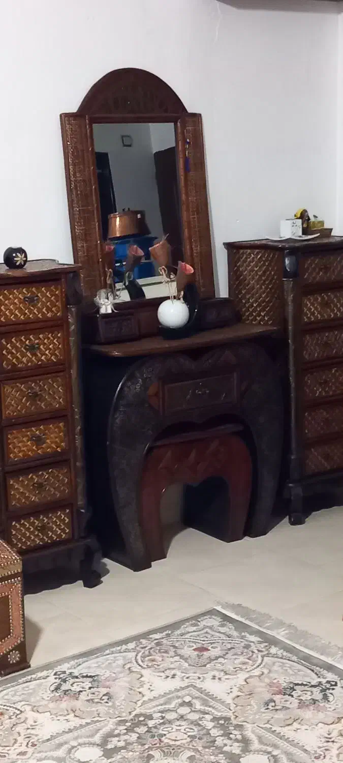 اینه کنسول عتیقه|بوفه، ویترین، کنسول|کاشمر, |دیوار