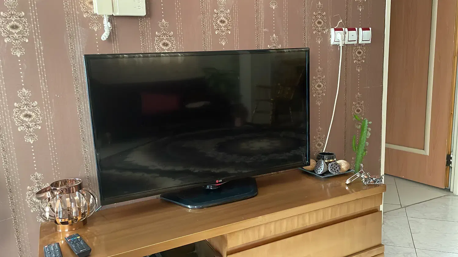 ال ای دی ۴۲ اینچ الجی|تلویزیون و پروژکتور|اصفهان, فیض|دیوار