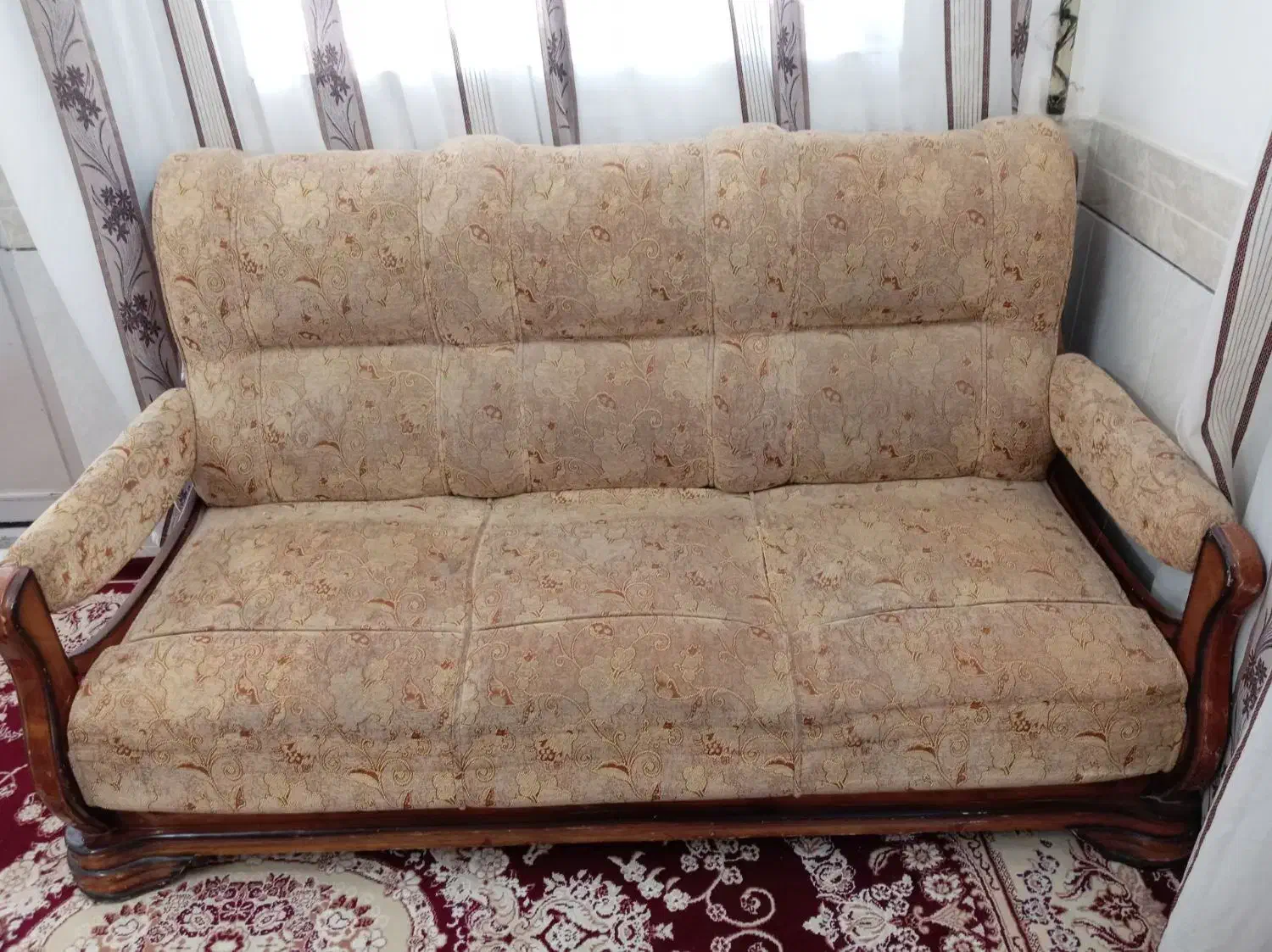 مبل با بهترین چوب|مبلمان خانگی و میز عسلی|کاشمر, |دیوار