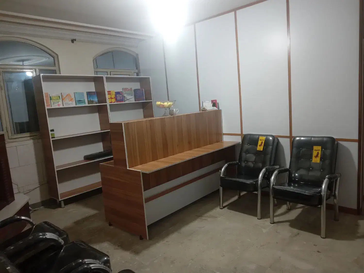 استخدام منشی آموزشگاه زبان|استخدام اداری و مدیریت|نسیمشهر, |دیوار