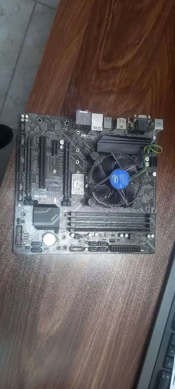 کارت گرافیک rx580 و مادر برد b365m|قطعات و لوازم جانبی رایانه|قم, صفائیه|دیوار