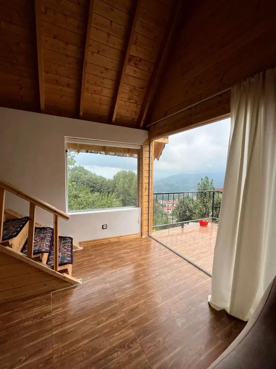 کلبه سوئیسی جکوزی دار بارگاه اربکله|اجارهٔ کوتاه‌مدت ویلا و باغ|رامسر, |دیوار