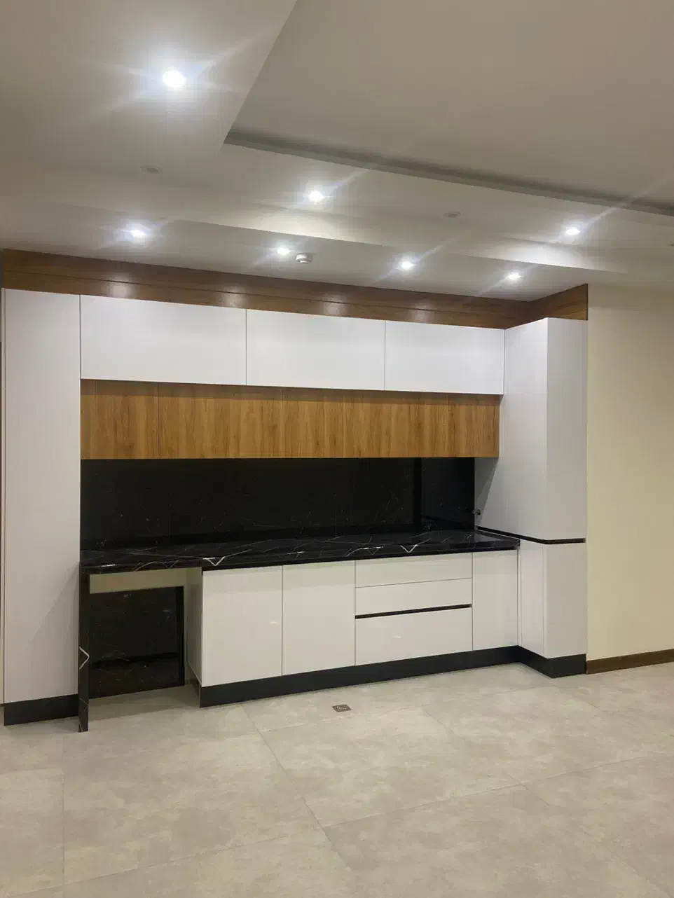 اپارتمان ۸۰متری/میدان ۱۲فروردین/دل شهر کلید نخورده|فروش آپارتمان|کاشان, ملک آباد|دیوار