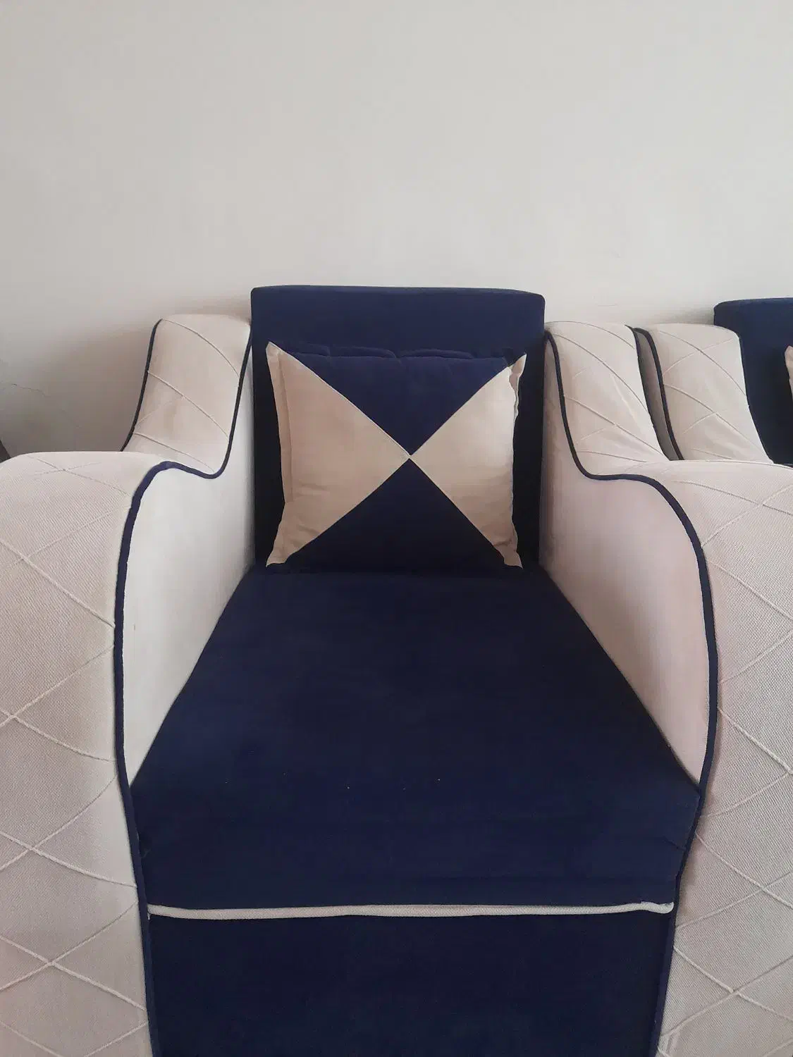 مبل ۷نفره همراه با میز عسلی|مبلمان خانگی و میز عسلی|نیشابور, شهرک بسیج|دیوار