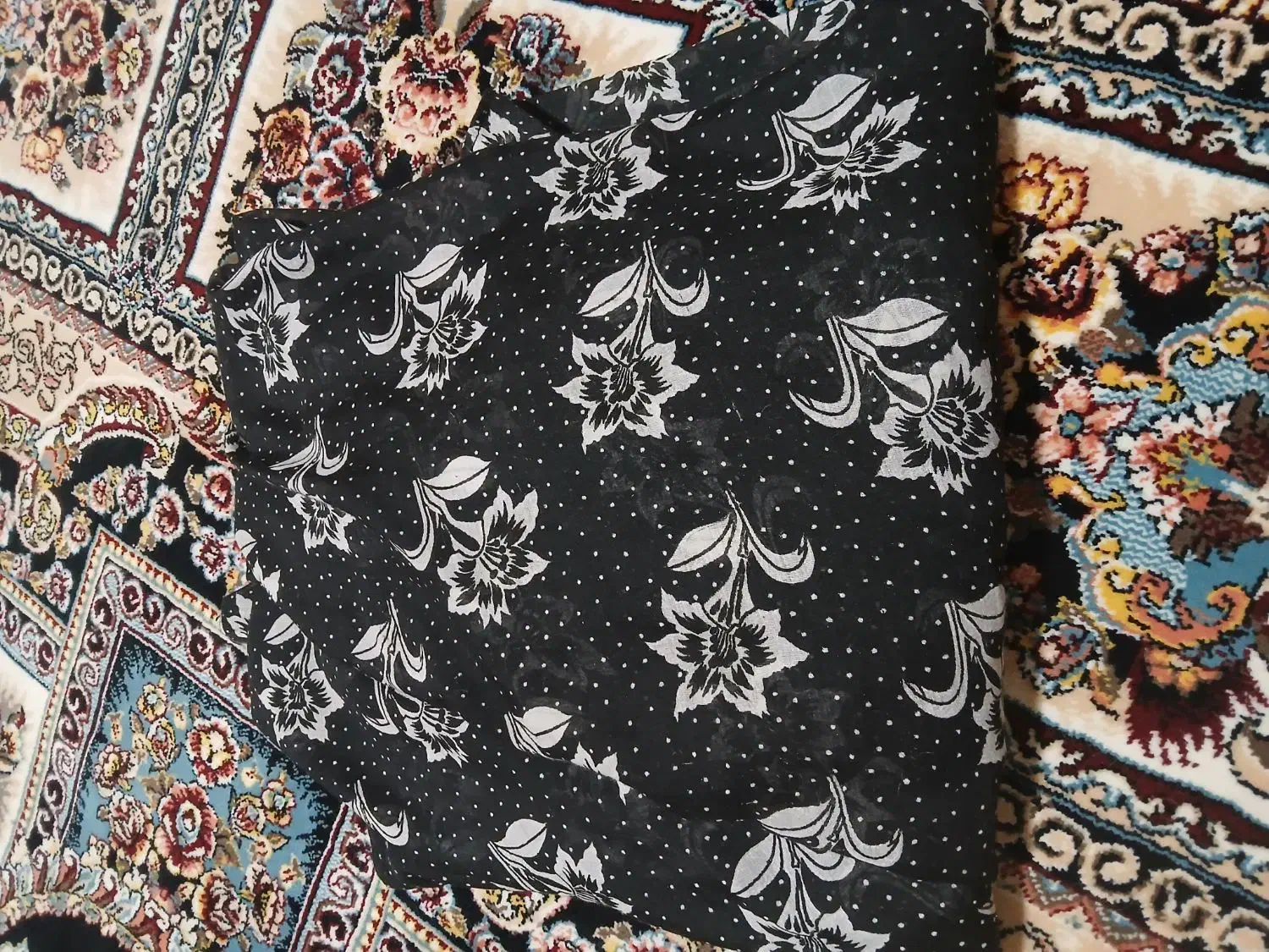 لباس وچادرسالم|لباس|گناباد, |دیوار