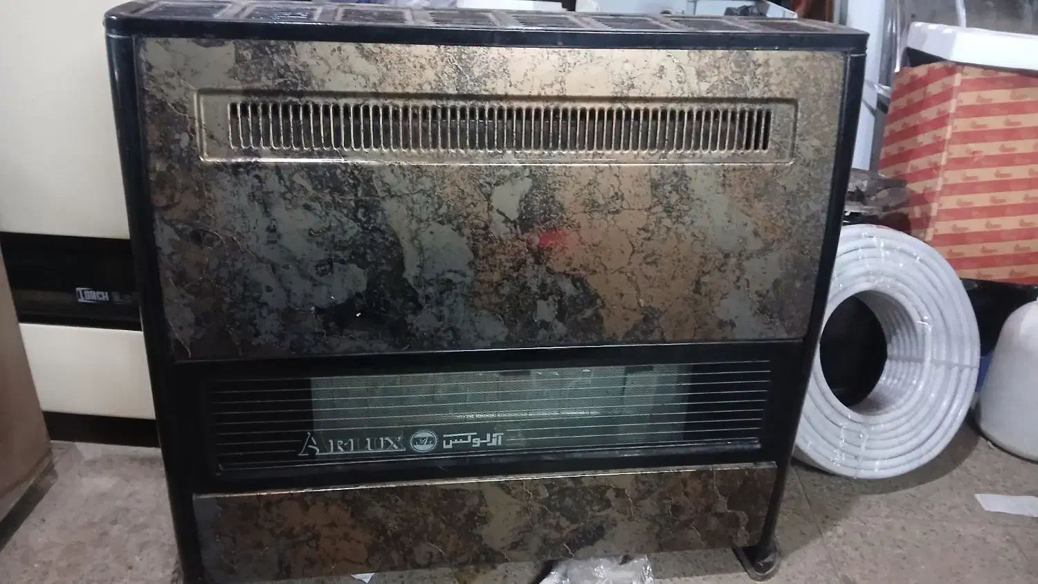 بخاری سالم بدون عیب|بخاری، هیتر، شومینه|برخوار, |دیوار