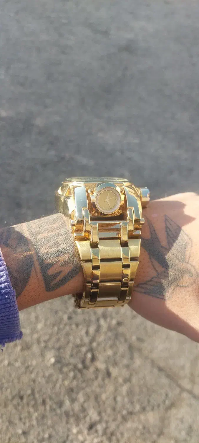 ساعت گودزیلا|ساعت|اسفراین, |دیوار