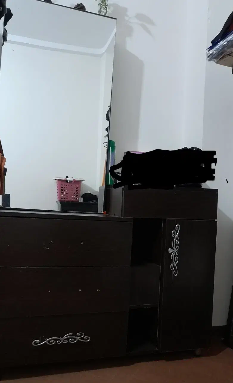 حراج کمد و میز ارایش بدلیل مهاجرت|جاکفشی، کمد، دراور|اهواز, کمپلو شمالی|دیوار