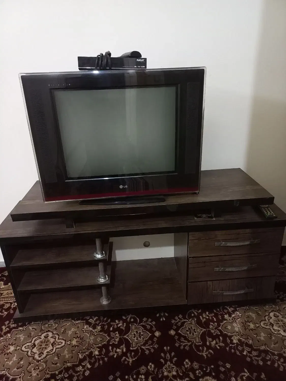 فروش میز و تلویزون|تلویزیون و پروژکتور|لنگرود, |دیوار