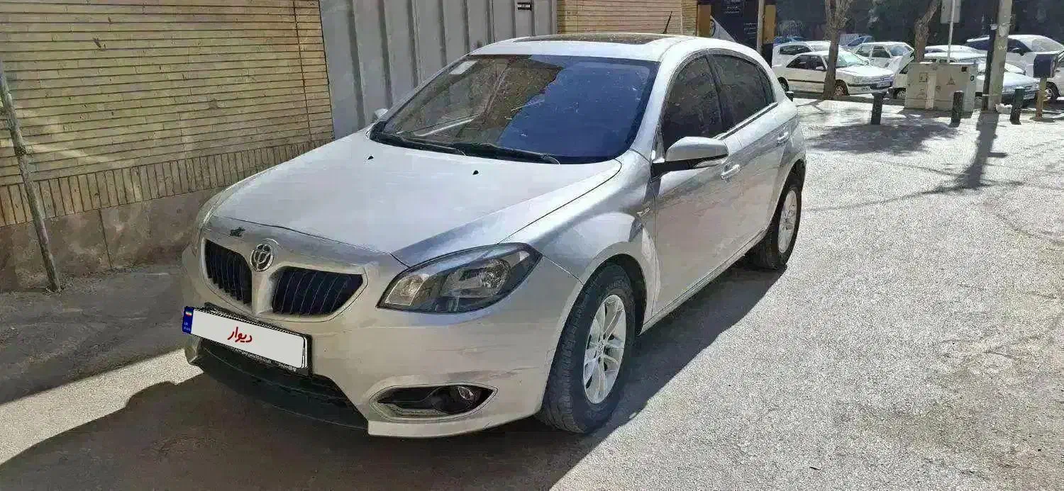 برلیانس ۳۲۰ مدل ۹۶ در حد|خودرو سواری و وانت|اصفهان, قلعه طبره|دیوار