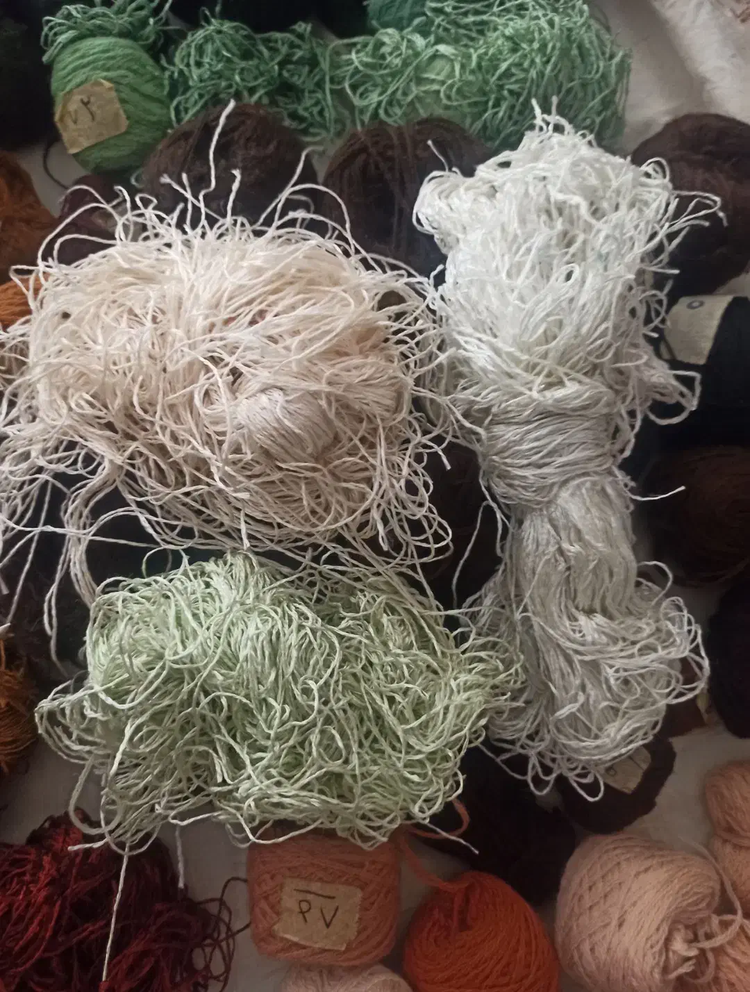 نخ قالی|ابزارآلات|رودهن, |دیوار