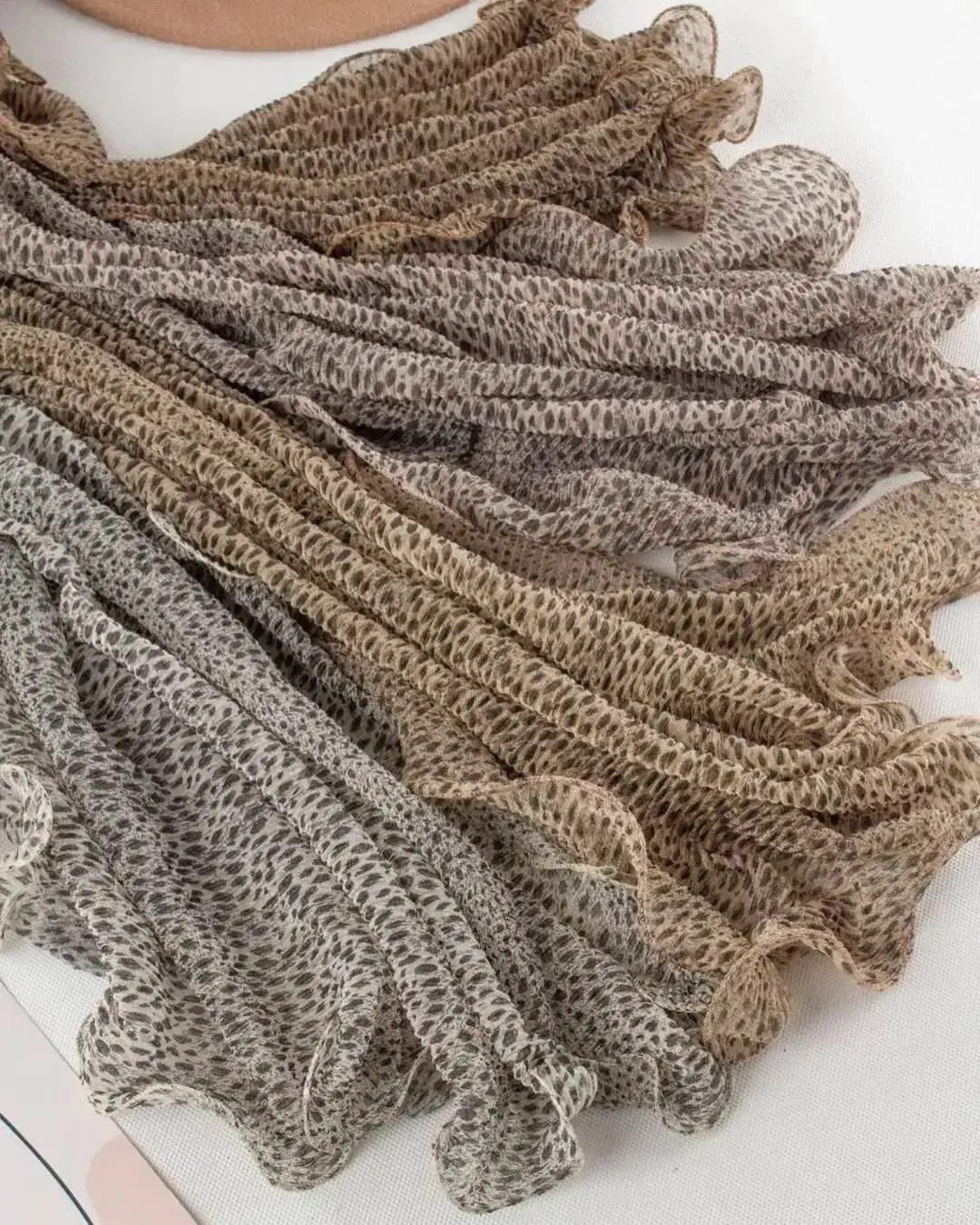 شال حریر|لباس|دورود, |دیوار