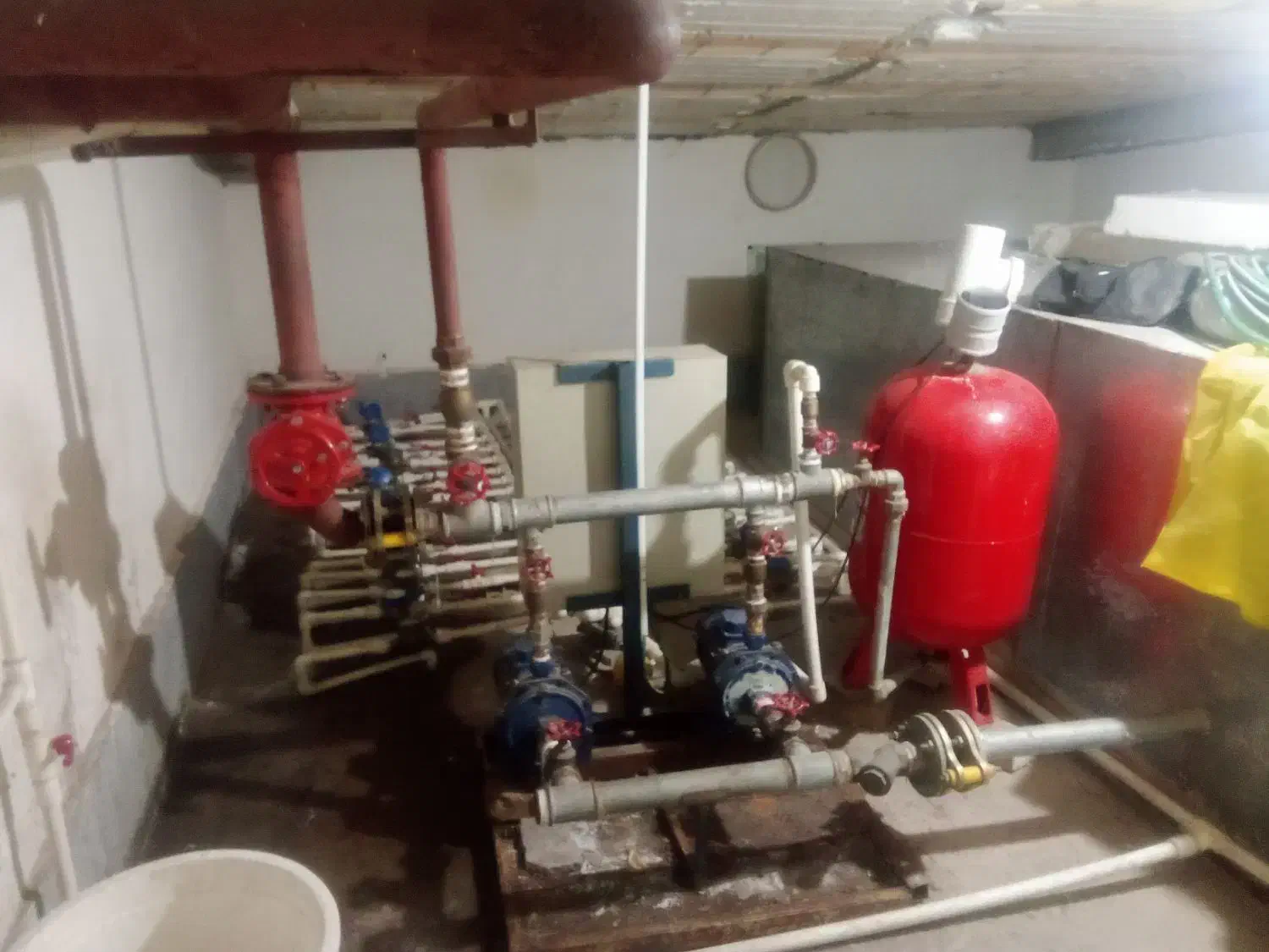 تعمیر پمپ آب و منبع انبساط|خدمات پیشه و مهارت|پرند, فاز ۴|دیوار