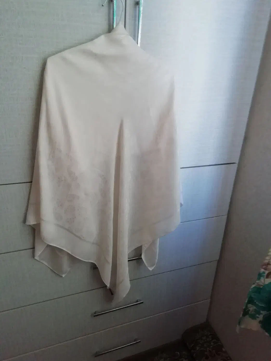 تعدادی روسری و شال|لباس|هشتگرد, فاز ۲ مهستان|دیوار