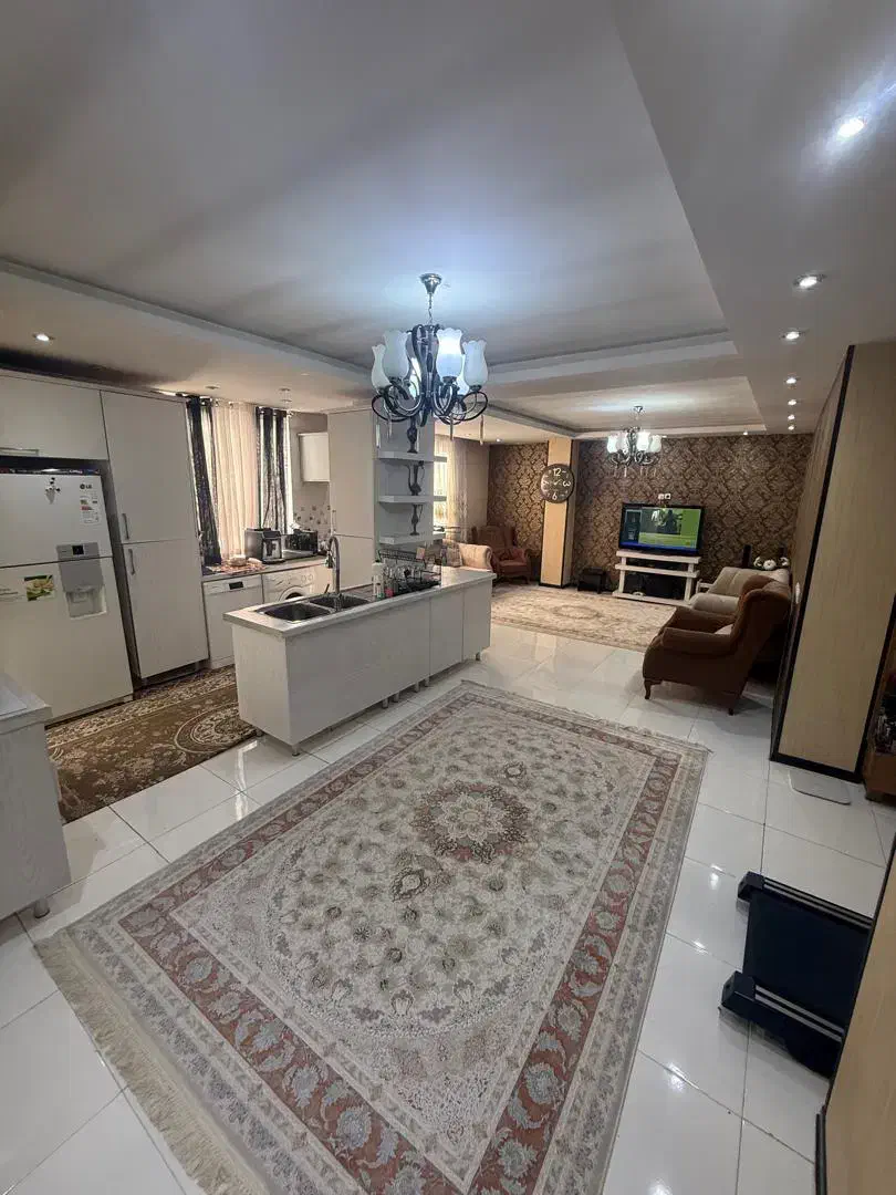 فروش فوری ۹۷ متر، دو طرف نورگیر، آسانسور و انباری|فروش آپارتمان|فردیس, شهرک گلها|دیوار