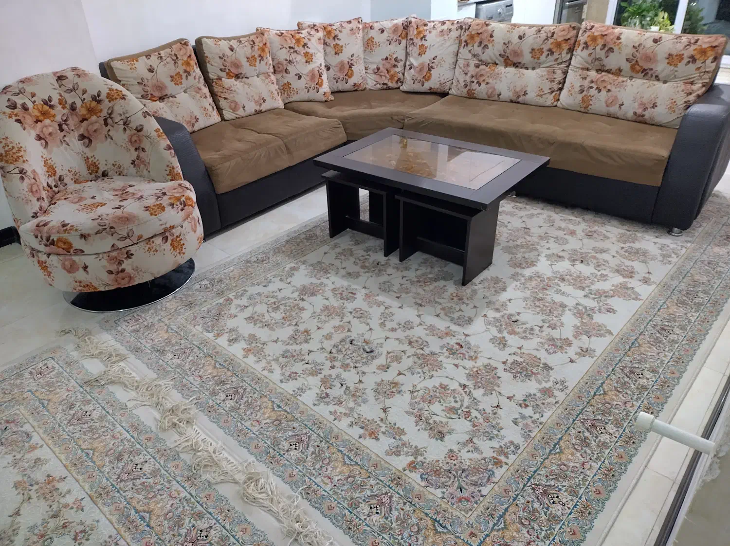 مبل ال بهمراه میز و صندلی چرخان|مبلمان خانگی و میز عسلی|ساری, |دیوار