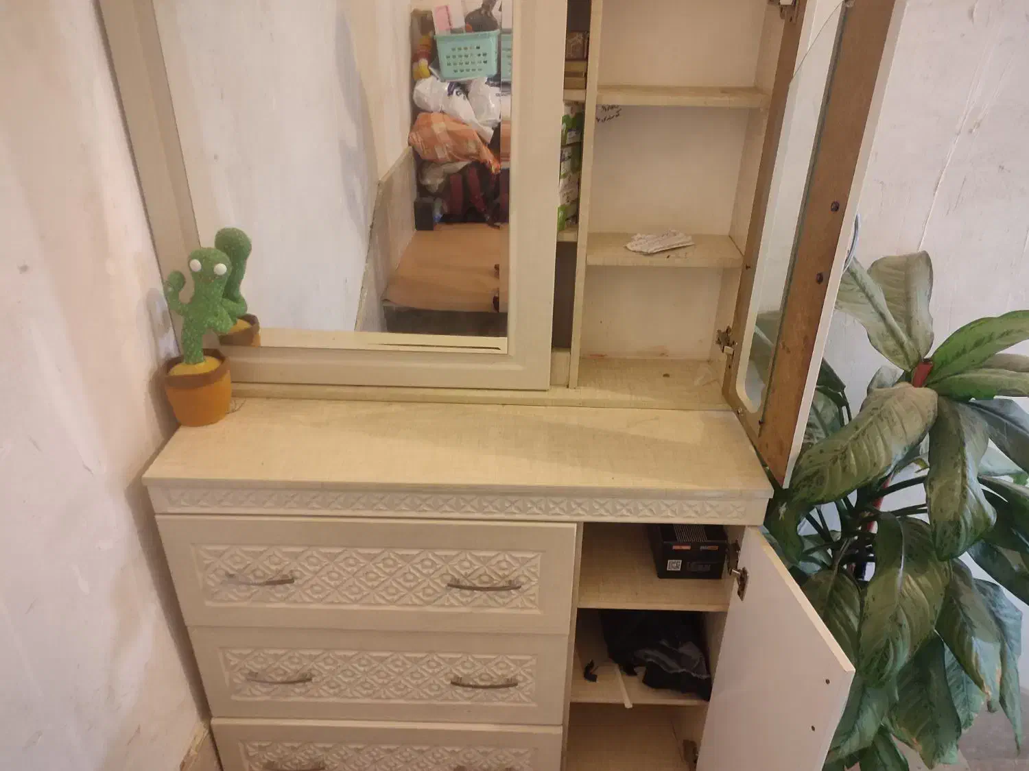 دراور|جاکفشی، کمد، دراور|آشخانه, |دیوار