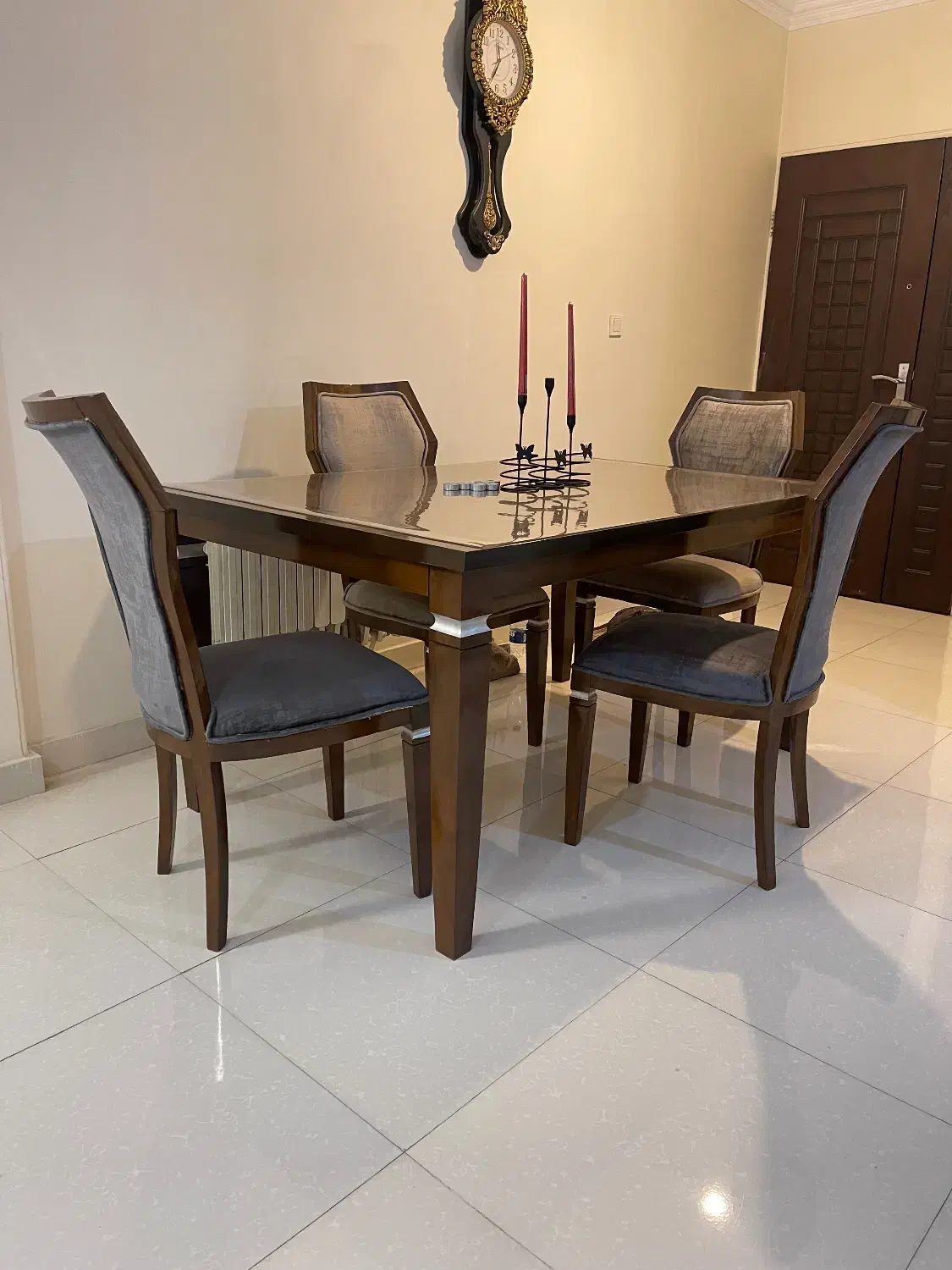 میز و صندلی ۴ نفره کاملا نو|میز و صندلی غذاخوری|تهران, آسمان|دیوار