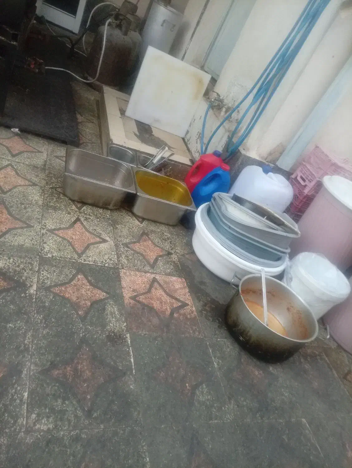 استخدام ظرف شور آقا|استخدام خدمات فروشگاه و رستوران|بندرعباس, |دیوار