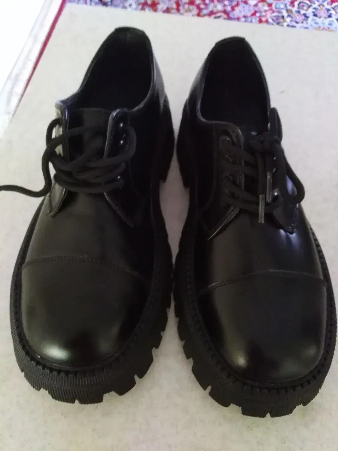 لوفر بالنسیاگا|کیف، کفش، کمربند|کرج, ساماندهی|دیوار