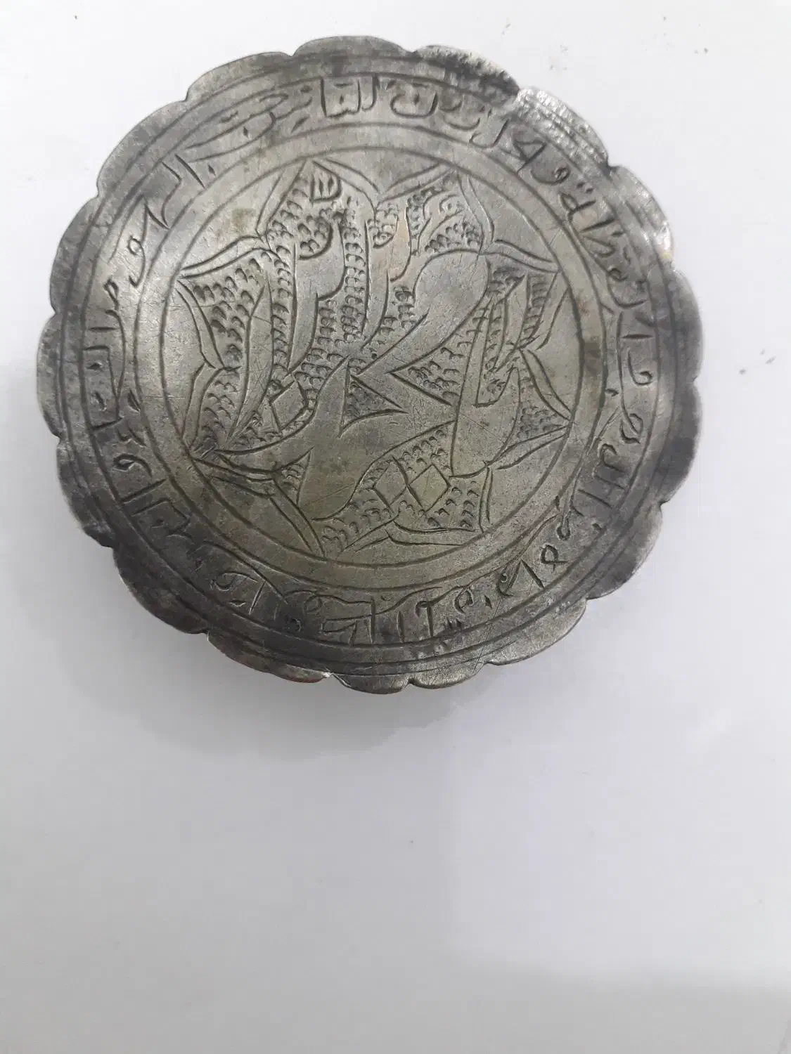 گل سینه بسیار قدیمی آنتیک نقره|کلکسیون اشیاء عتیقه|نکا, |دیوار