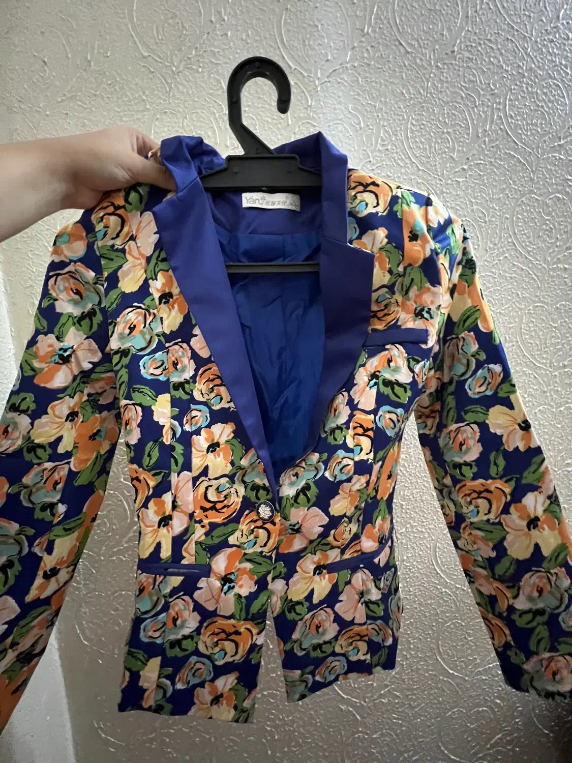 کت مجلسی باربی|لباس|نور, |دیوار