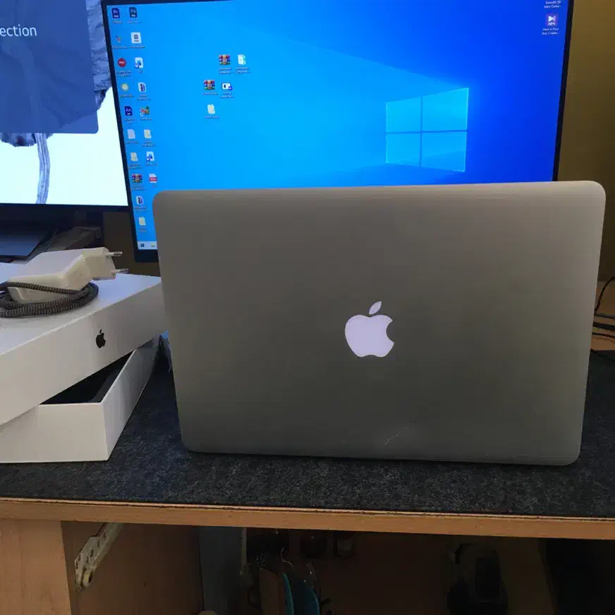 مک بوک ایر ۲۰۱۴macbook air|رایانه همراه|رشت, عینک|دیوار