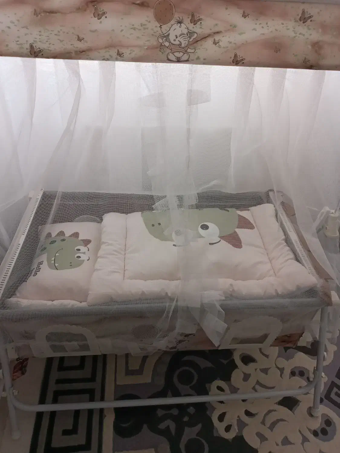 گهواره نوزاد|تخت و صندلی بچه|پرند, فاز ۴|دیوار