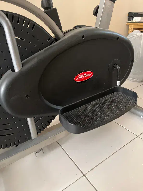 اسکی فضایی- دوچرخه ثابت|تجهیزات ورزشی|تهران, کوی بیمه|دیوار