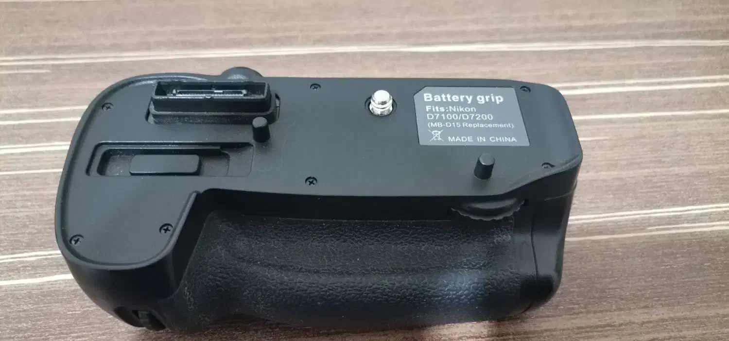 گریپ نیکون D7200|دوربین عکاسی و فیلم‌برداری|قم, علی آباد سعدگان|دیوار