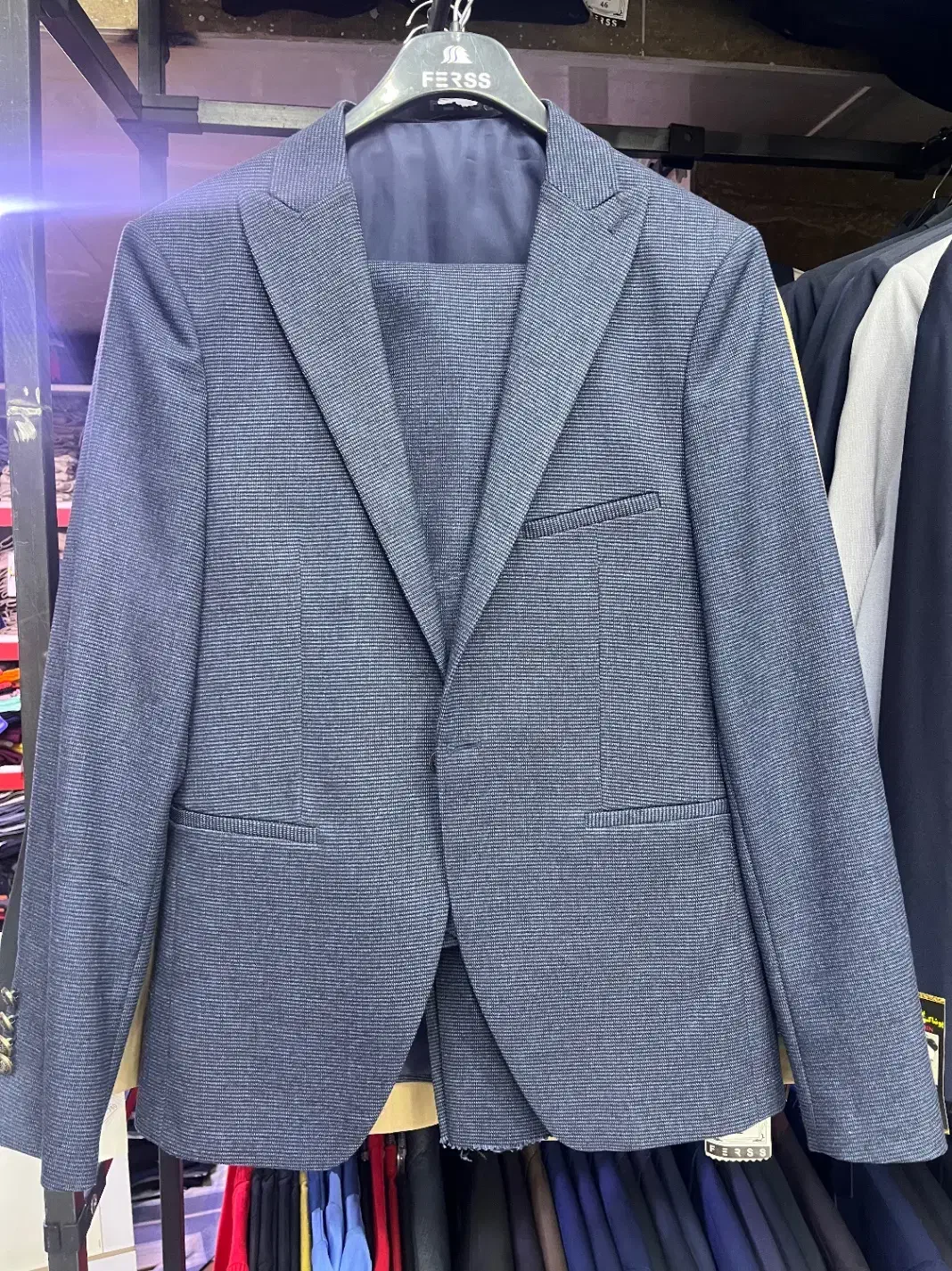 کت شلوار|لباس|قائن, |دیوار