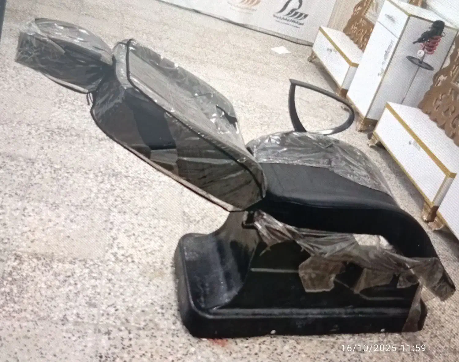 آینه و کنسول آرایشگاه و صندلی اصلاح|آرایشگاه و سالن‌های زیبایی|خورموج, |دیوار