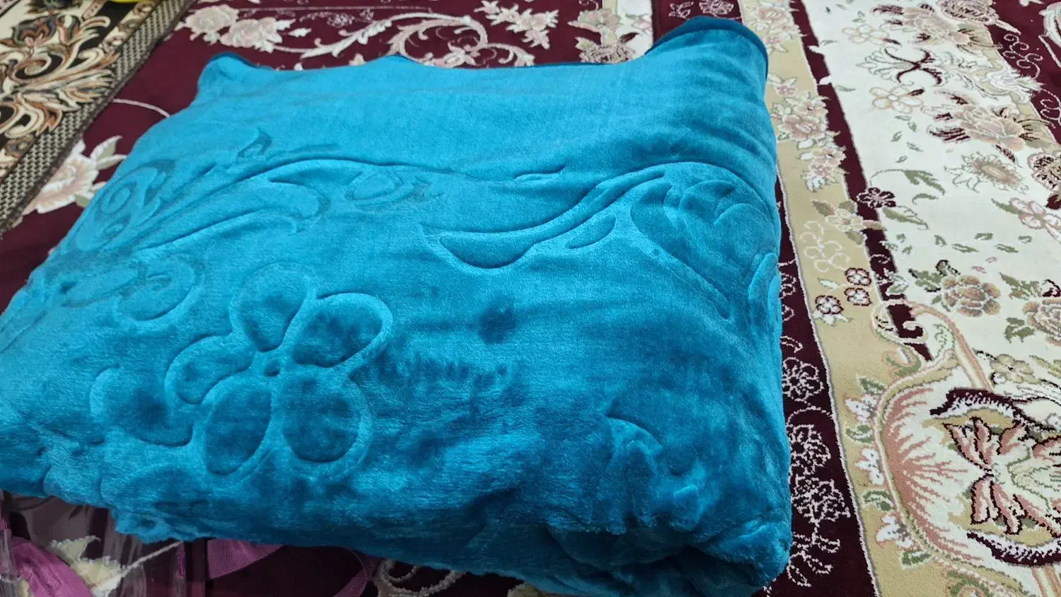 پتوی خوش رنگ ۳عددباقیمت مناسب|رختخواب، بالش، پتو|مشهد, رسالت|دیوار