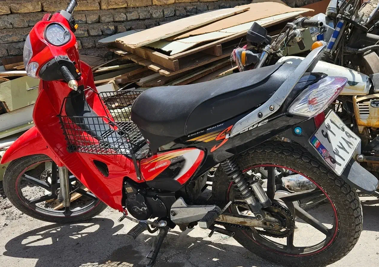 موتورسیکلت بی کلاج طرح ویو ۱۳۰سی سی فروش و اجاره|موتورسیکلت|اصفهان, باغ دریاچه|دیوار