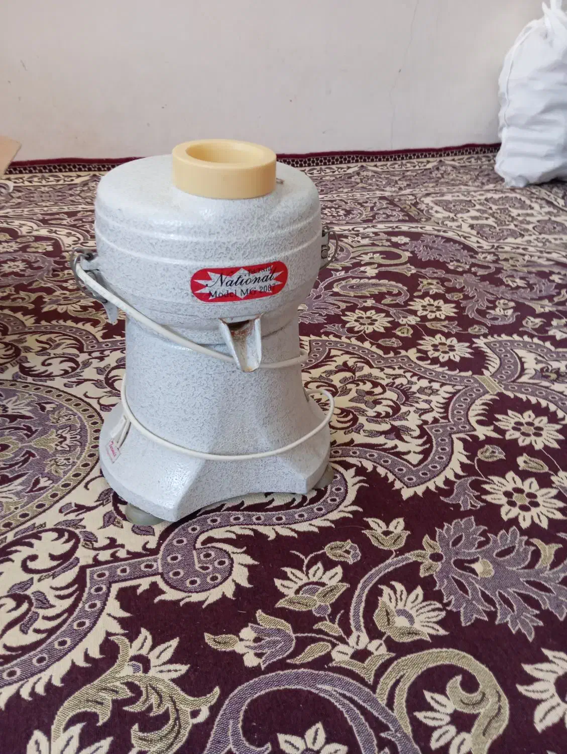 چرخ گوشت وآبمیوه گیری|آبمیوهگیر و آبمرکباتگیر|بروجرد, |دیوار