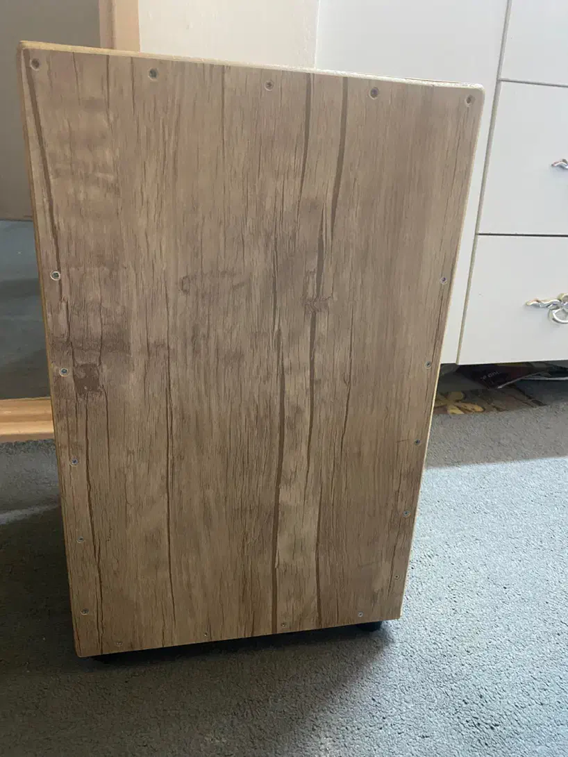 ساز کاخن|درام و پرکاشن|رویان, |دیوار