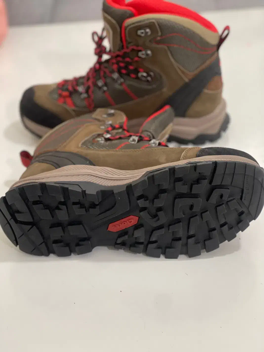 کفش و بوت کوهنوردی و کمپینگ|کیف، کفش، کمربند|تهران, دهکده المپیک|دیوار