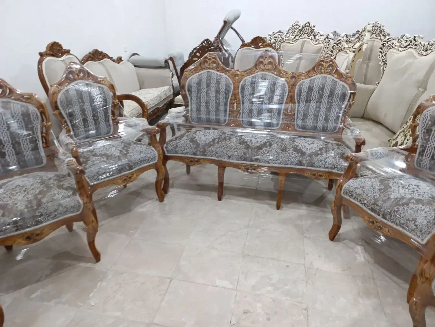 مبل سلطنتی ۹نفره|مبلمان خانگی و میز عسلی|خرم‌آباد, |دیوار