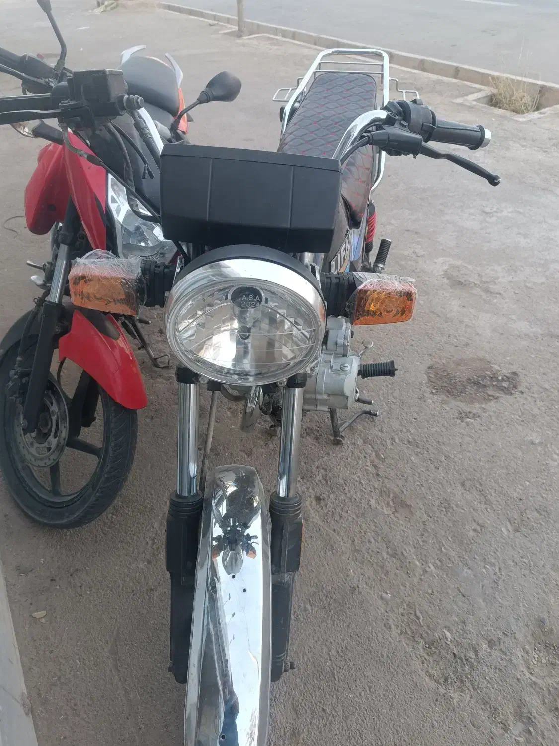 موتور|موتورسیکلت|قائن, |دیوار