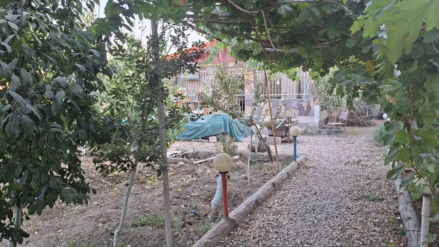 فروش ویلا باغ ۶۵۰متری قلعه سفید.|فروش خانه و ویلا|خمینیشهر, |دیوار