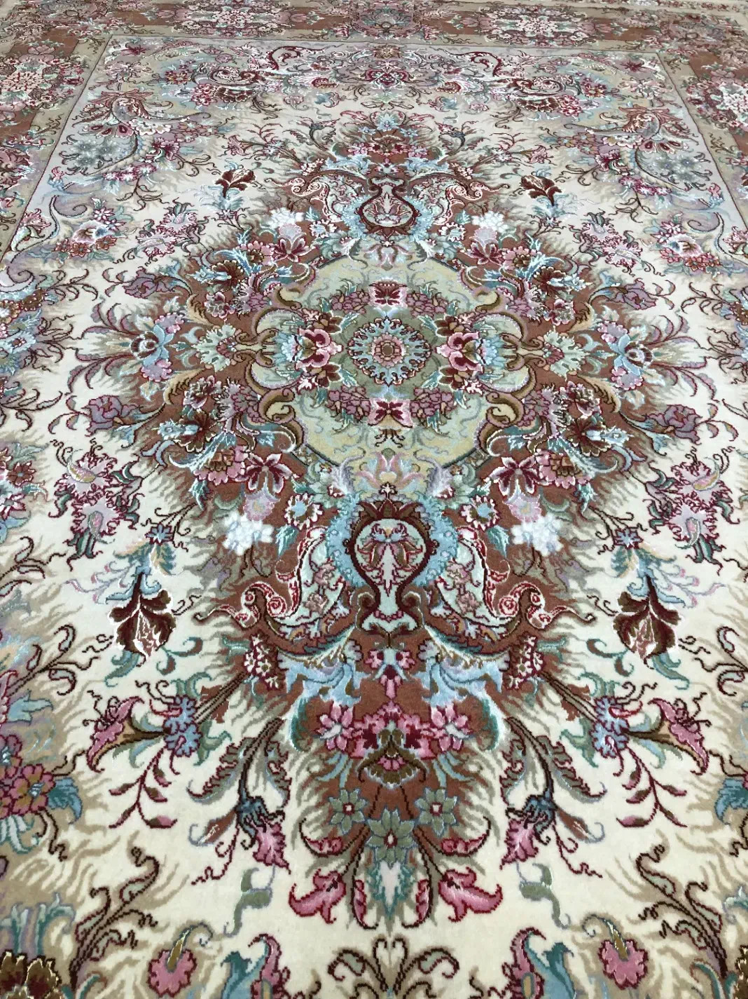 (فرش فرزین)جفت۶متری خطیبی۴۰رج،گل ابریشم،بافت تبریز|فرش|تبریز, |دیوار