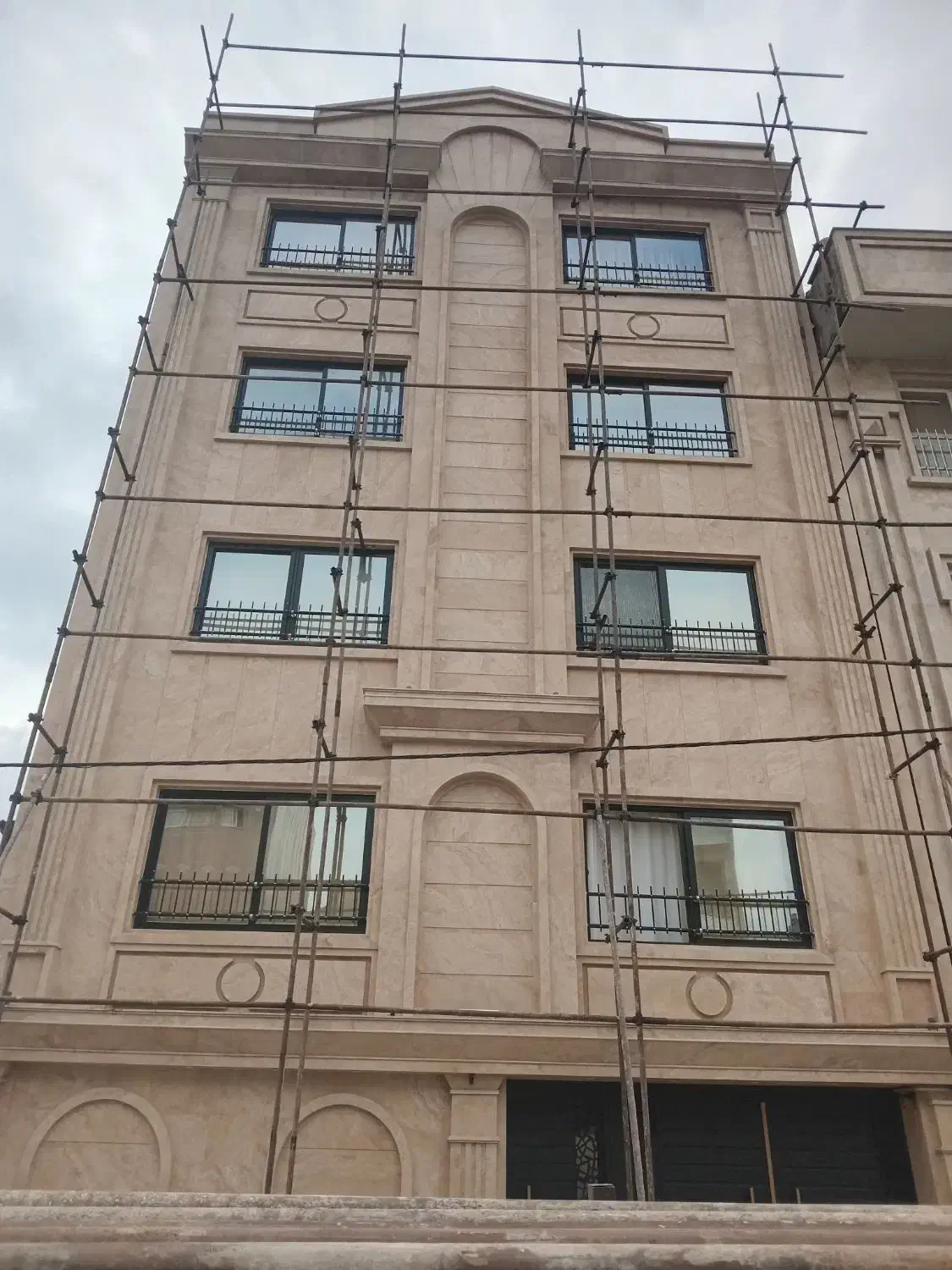 داربست فلزی آریا مهر|خدمات پیشه و مهارت|آمل, |دیوار