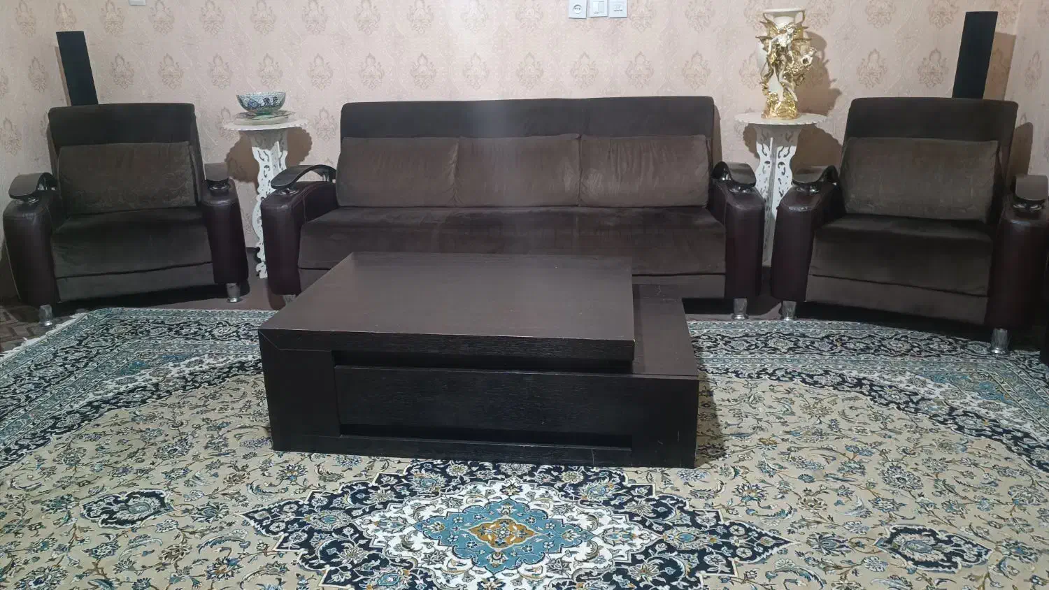 یک دست مبل هفت نفره مناسب ویلا و خانه|مبلمان خانگی و میز عسلی|چهاردانگه (تهران), |دیوار