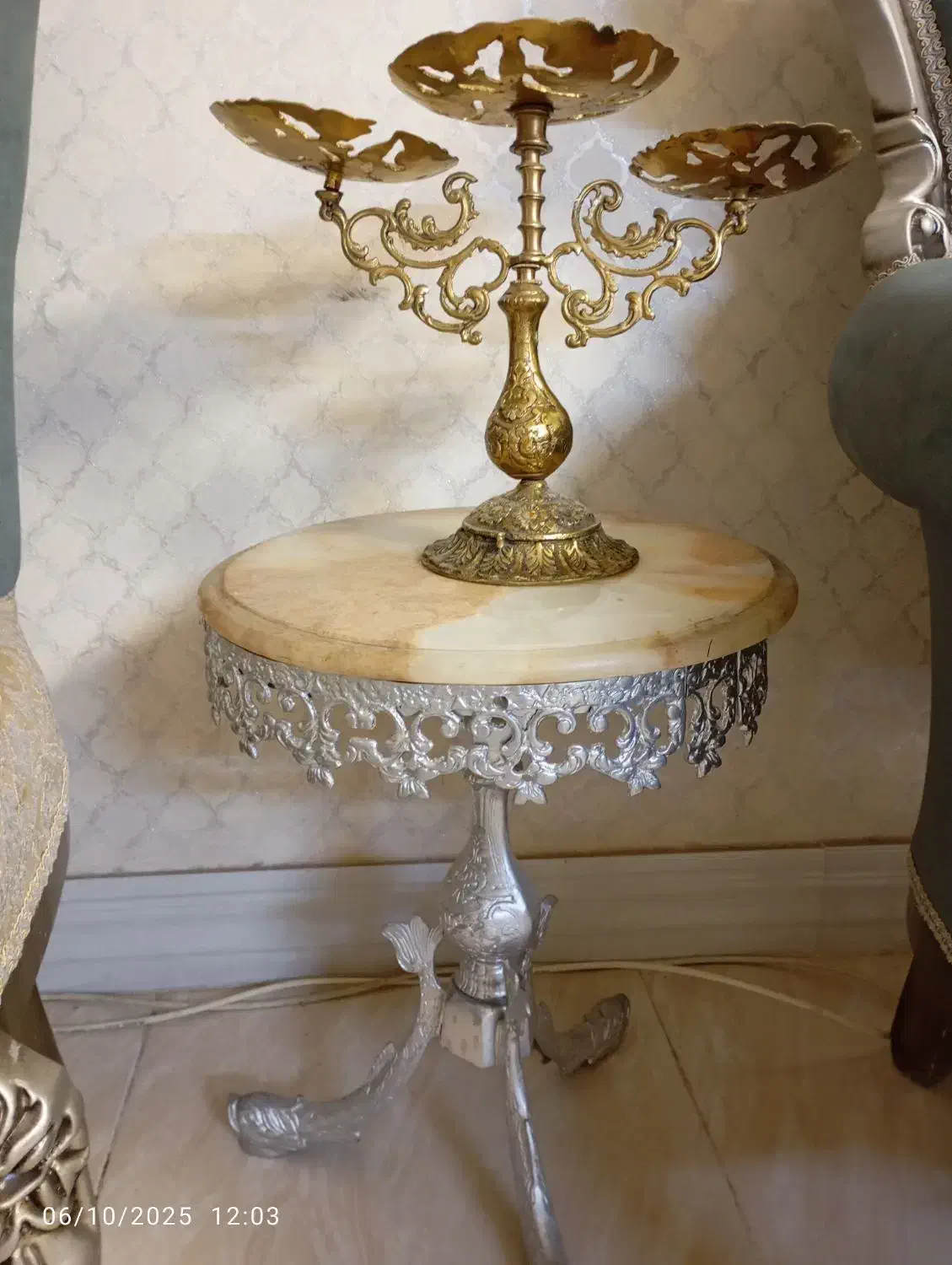 جلو مبلی برنجی ابکاری نقره|مبلمان خانگی و میز عسلی|ورامین, ورامین|دیوار