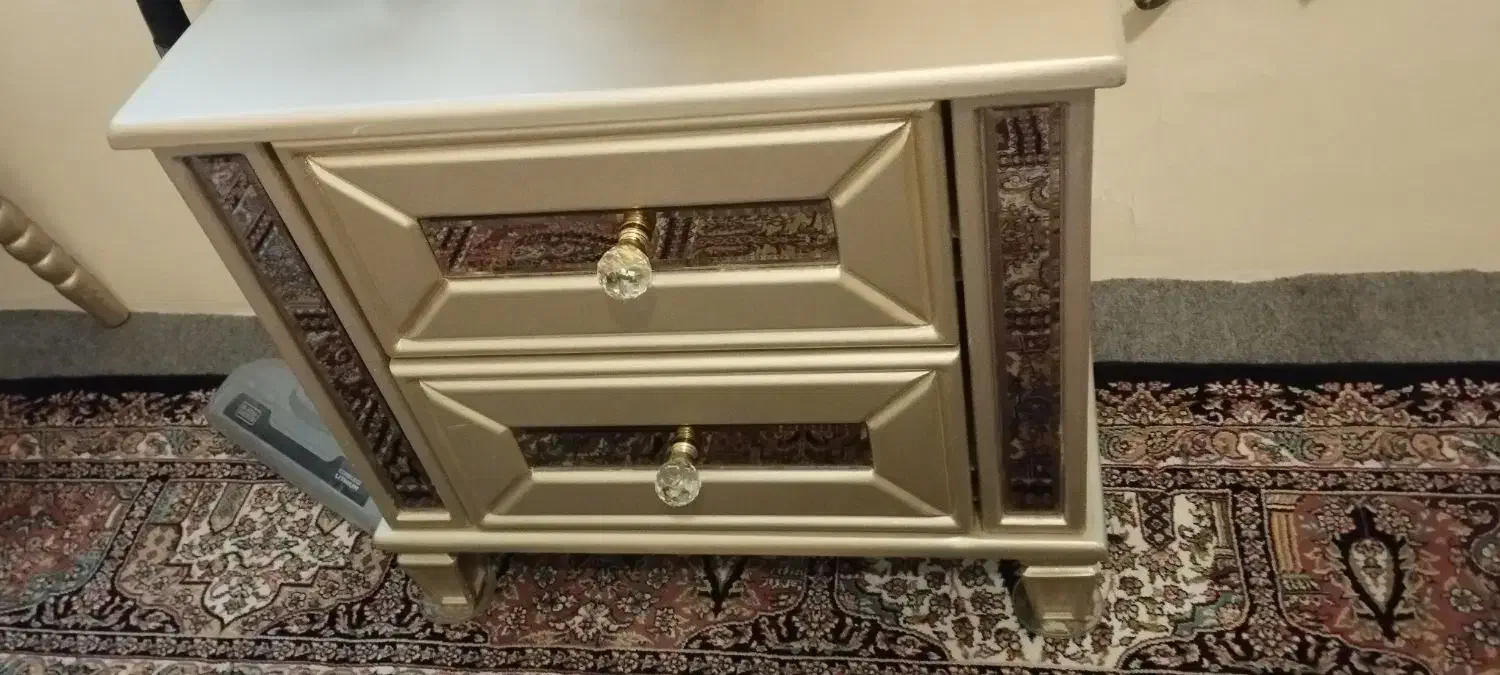 تخت دو نفره،پا تختی،میز آرایش|تخت و سرویس خواب|تهران, امام حسین|دیوار