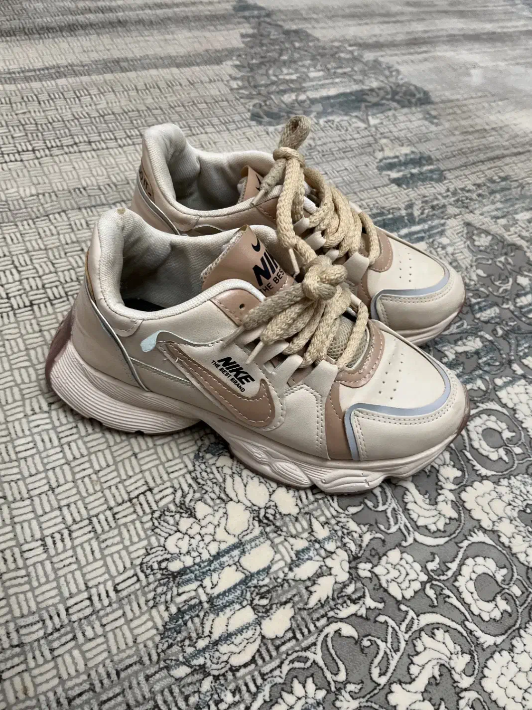 کتونی|کیف، کفش، کمربند|الوند, |دیوار