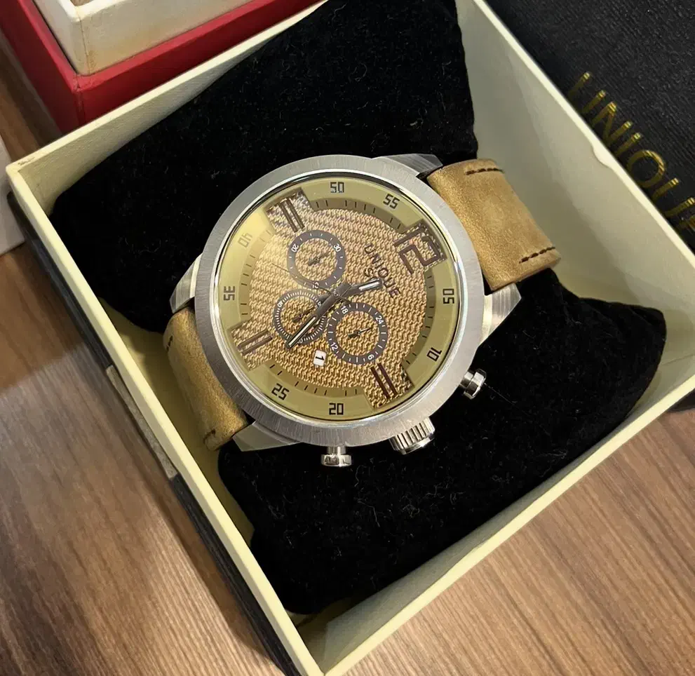 ساعت یونیک ۵ موتور اصلی|ساعت|شاهین‌شهر, خبرنگار|دیوار