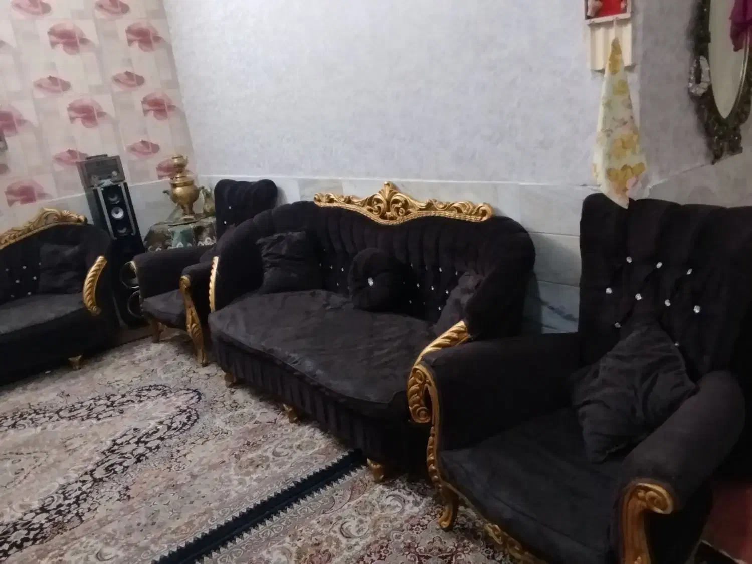 مبل ۷ نفره کلاسیک راحتی همراه عسلی ها|مبلمان خانگی و میز عسلی|شهریار, شهرک وائین|دیوار