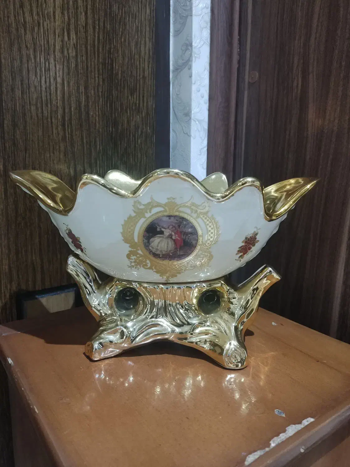 شکلات خوری|ظروف سرو و پذیرایی|اصفهان, قهجاورستان|دیوار